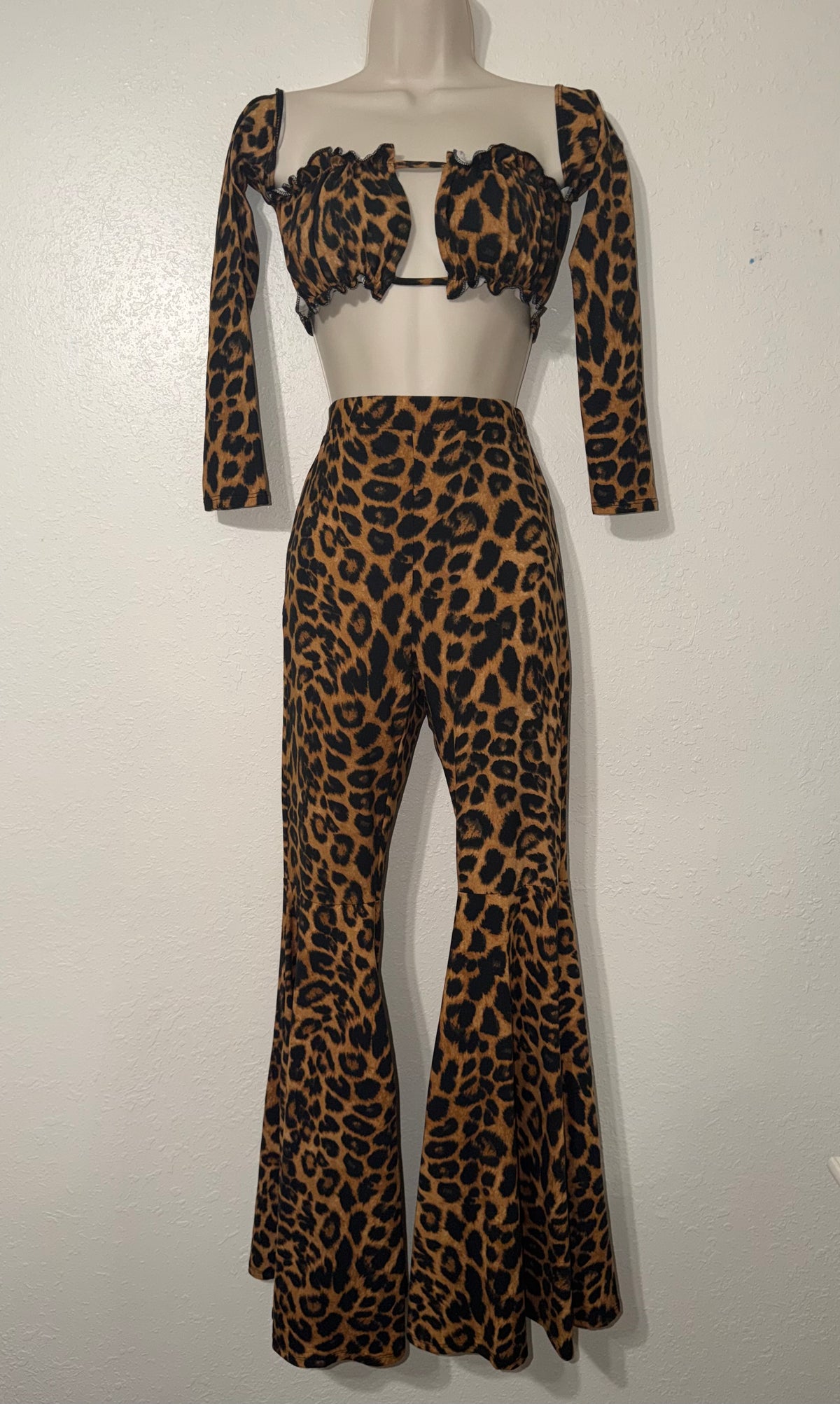 Forbidden Hunt 🐆🖤 NWT