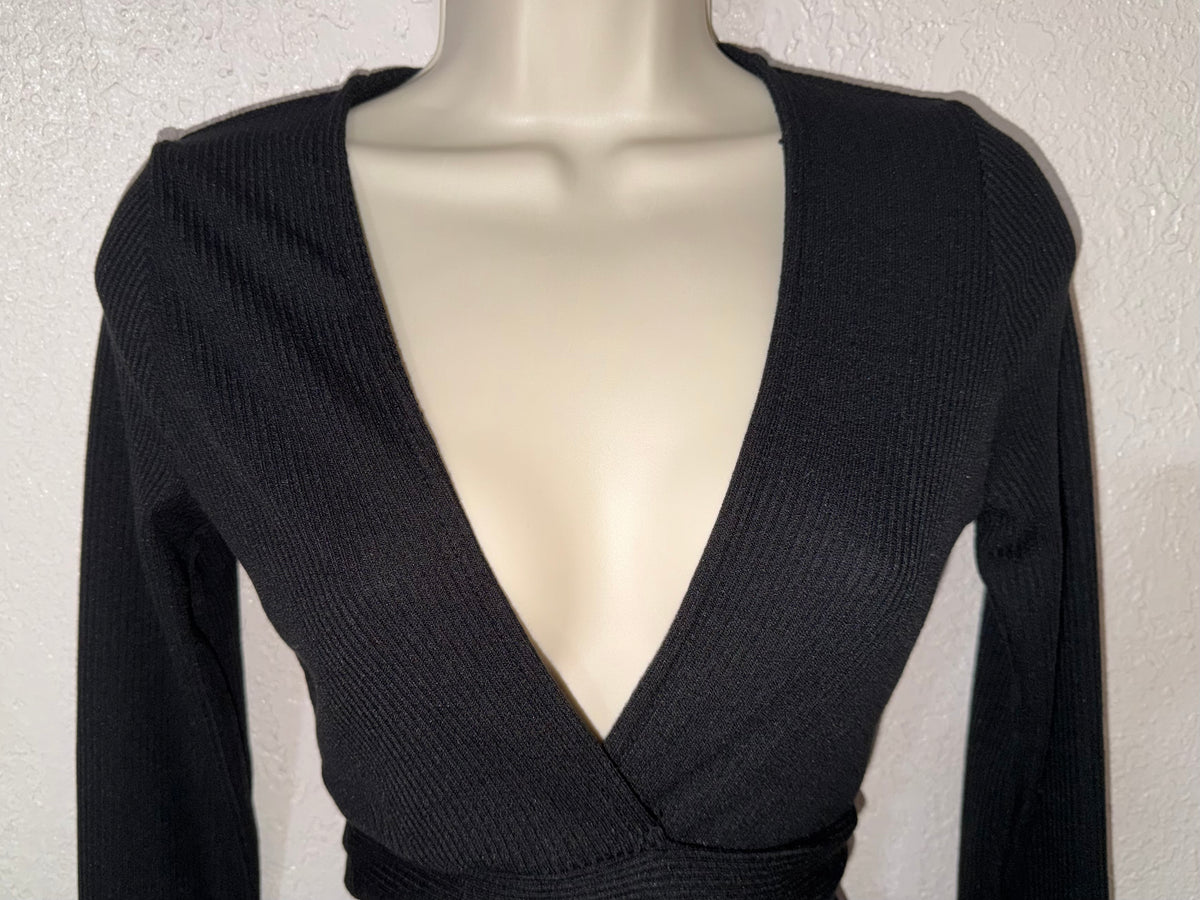 Easy Do It 🖤 Wrap Top NWT