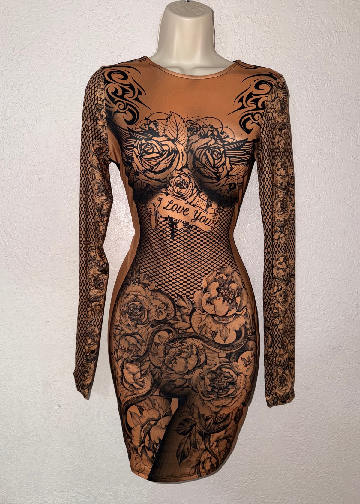 Love Me Like A Tattoo 🌃 NWT