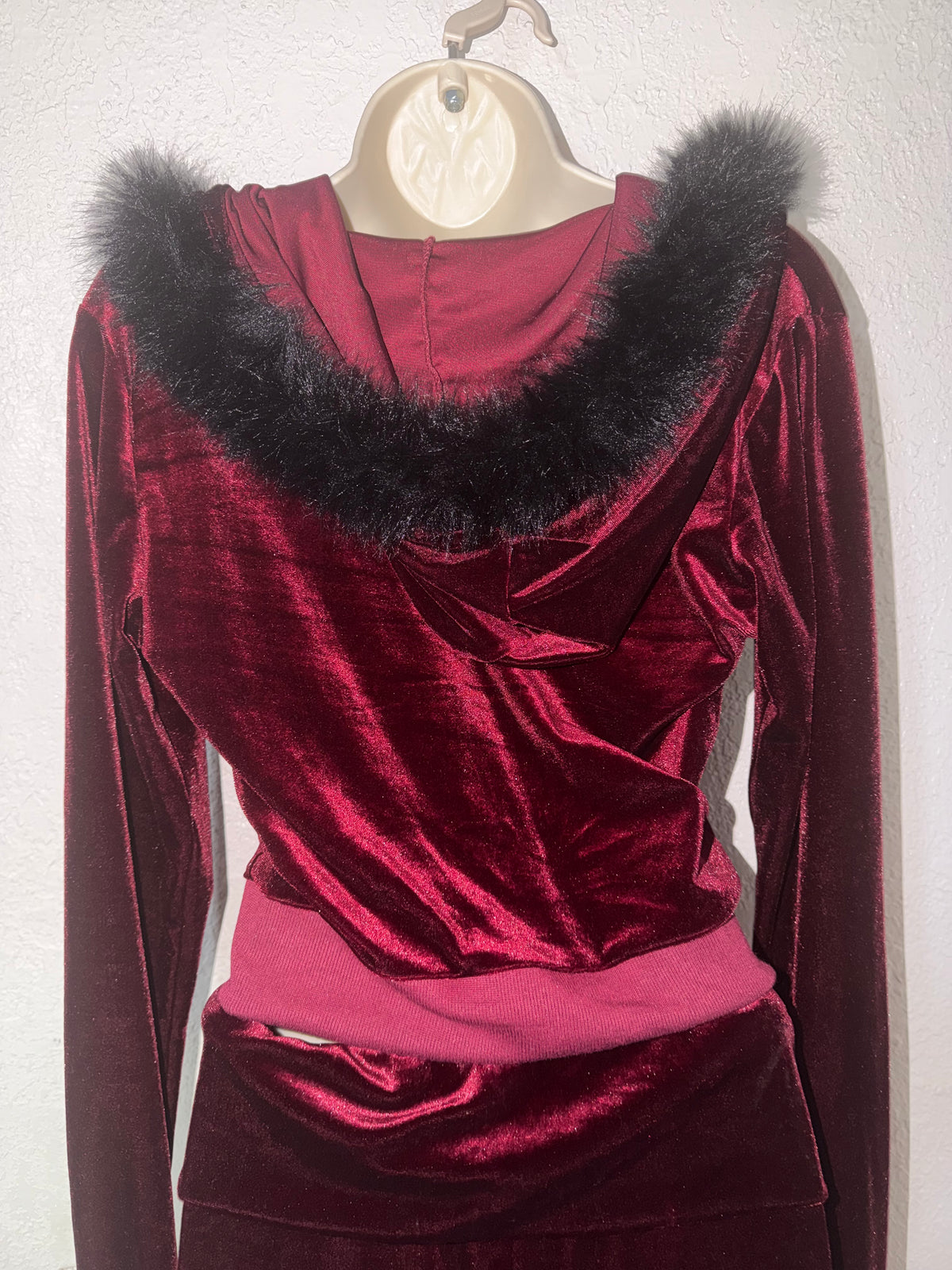 🍷 Velvet Vice 2 Piece Set EUC