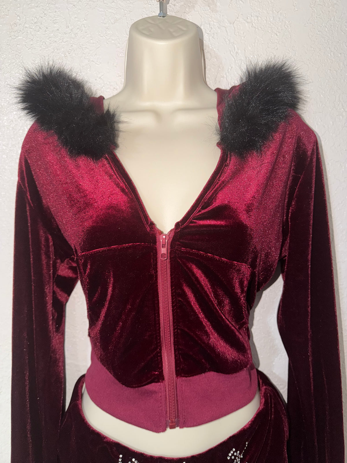 🍷 Velvet Vice 2 Piece Set EUC
