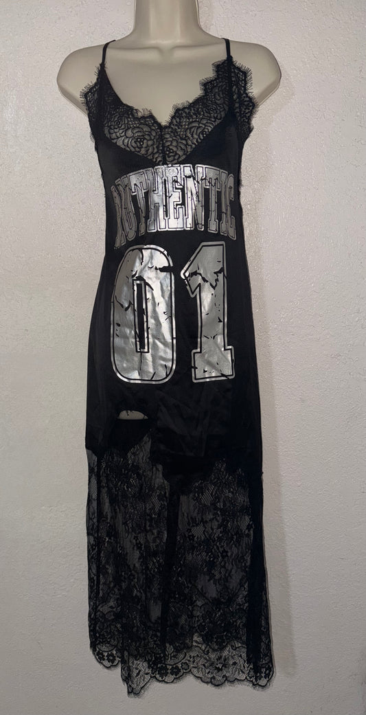 Girlfriend Material 🖤 Midi NWT