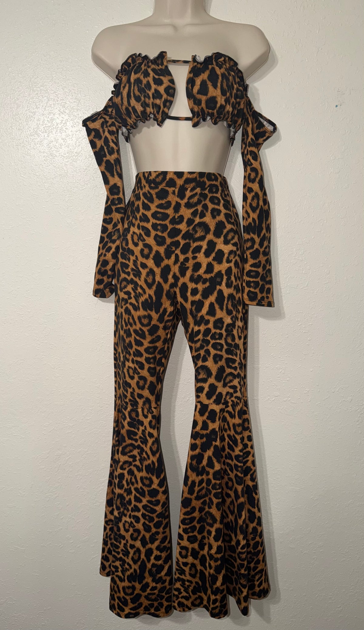 Forbidden Hunt 🐆🖤 NWT