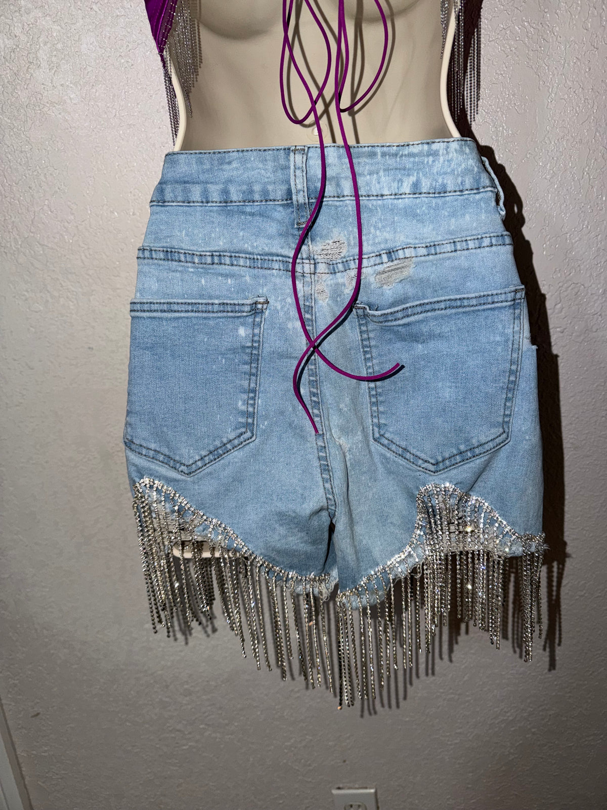 🤠 She’s Gone Country Rhinestone Shorts ✨ EUC