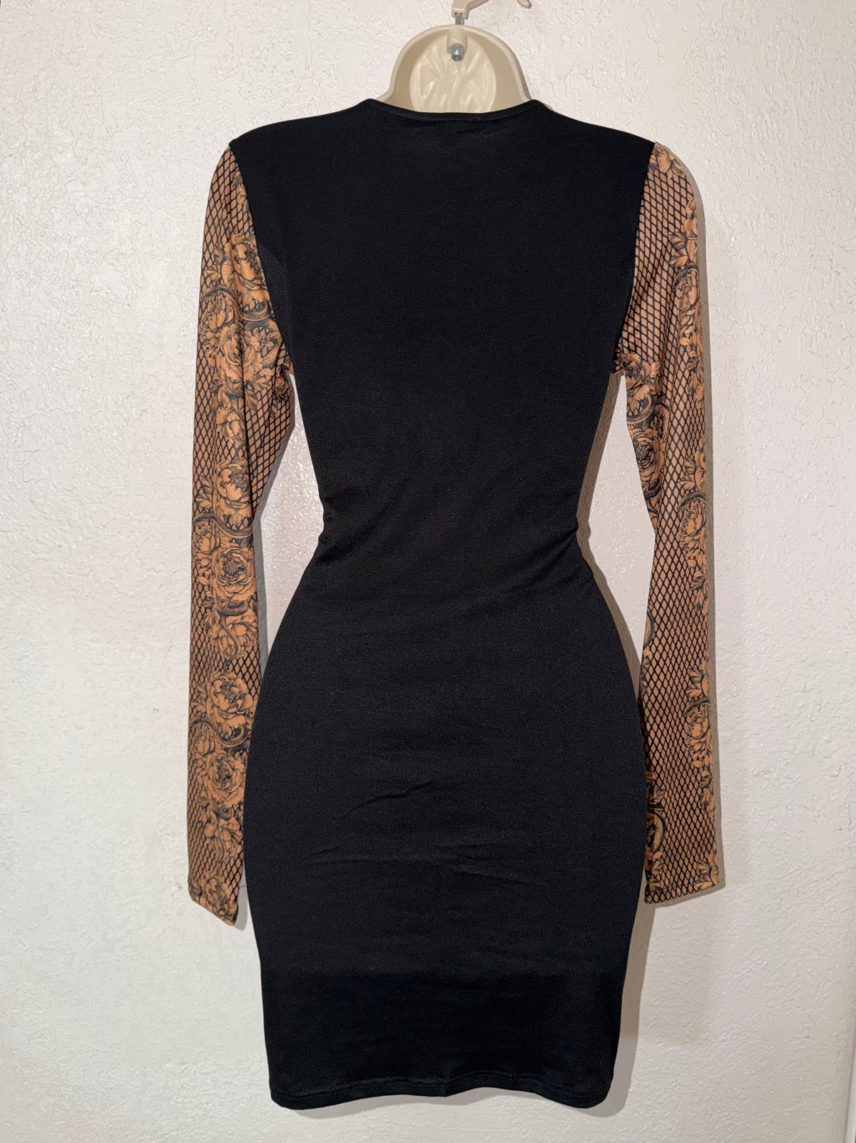Love Me Like A Tattoo 🌃 NWT