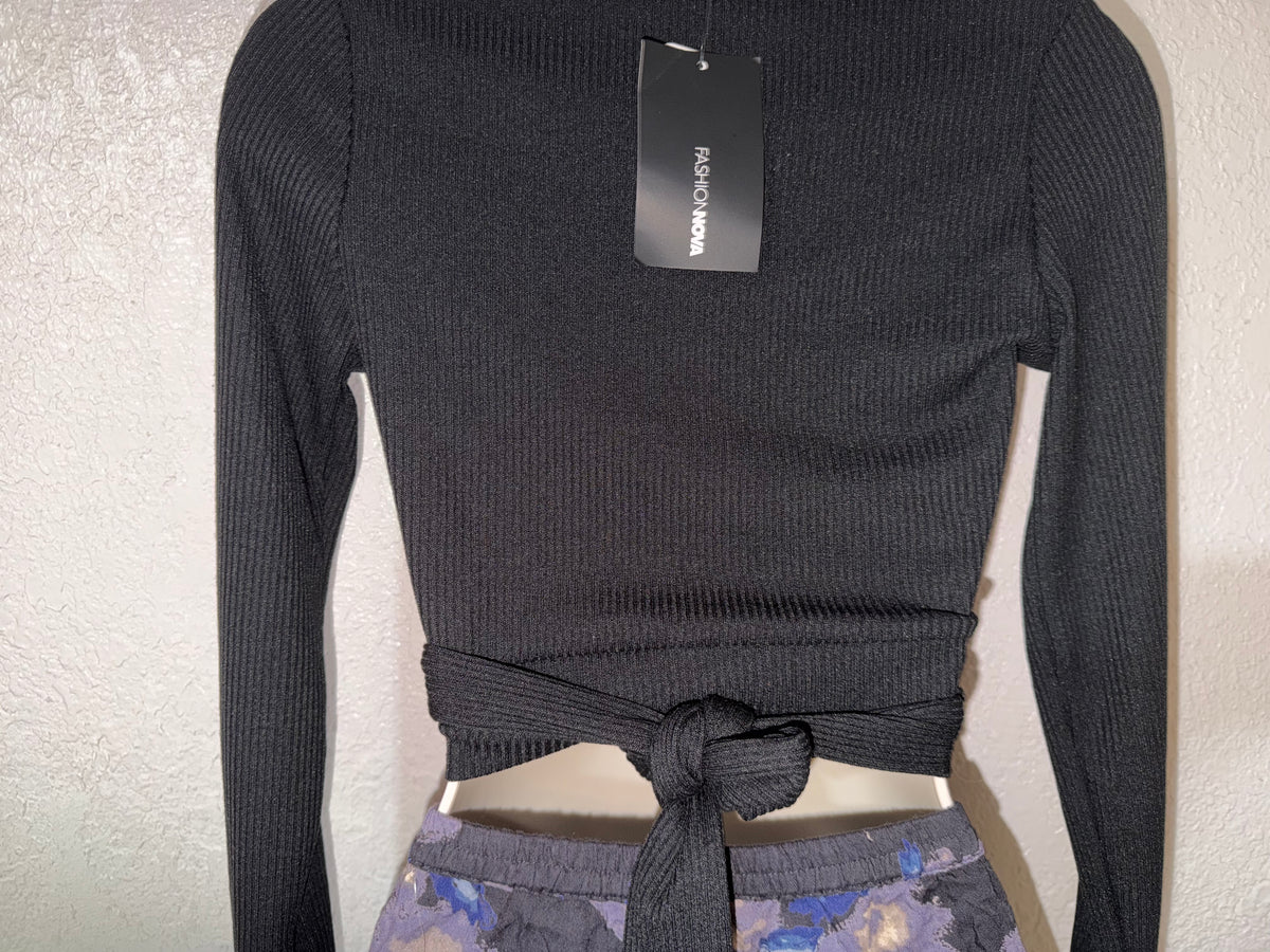 Easy Do It 🖤 Wrap Top NWT